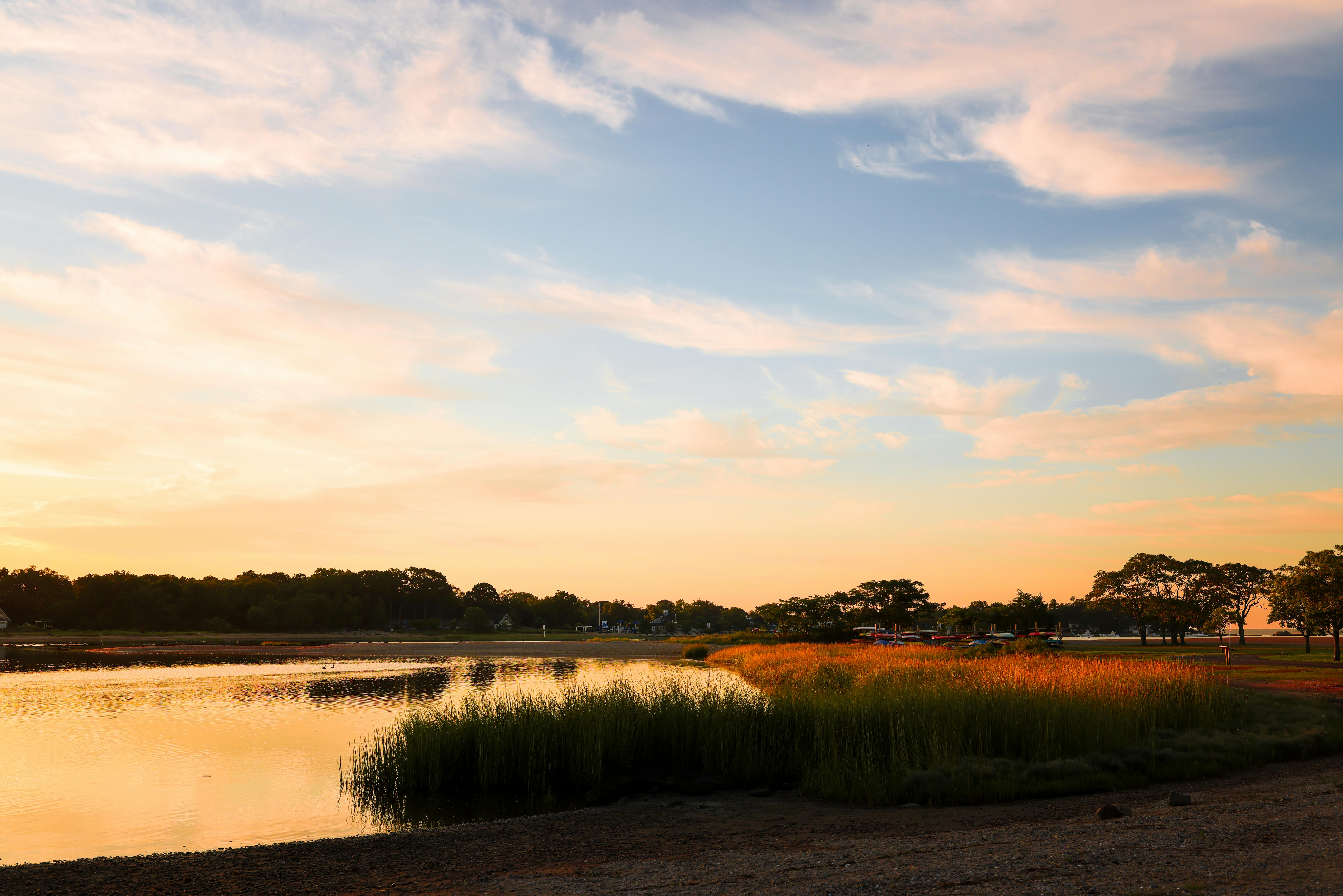 Staying Sober Over the Summer: Navigating Travel, Parties, and Social Pressure in Recovery